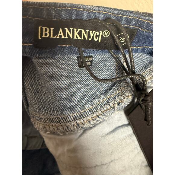 Blank NYC Denim Mini Skirt in Metallic Heart Dark Wash Size 25 - Picture 10 of 11